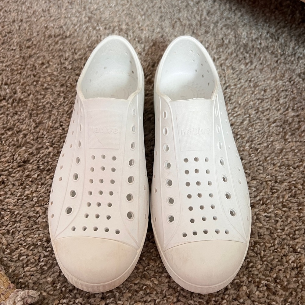 White Native Kids shoes size J3